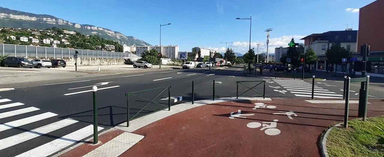 Véloroute des 5 lacs • Traversée d’Aix-les-Bains (73)